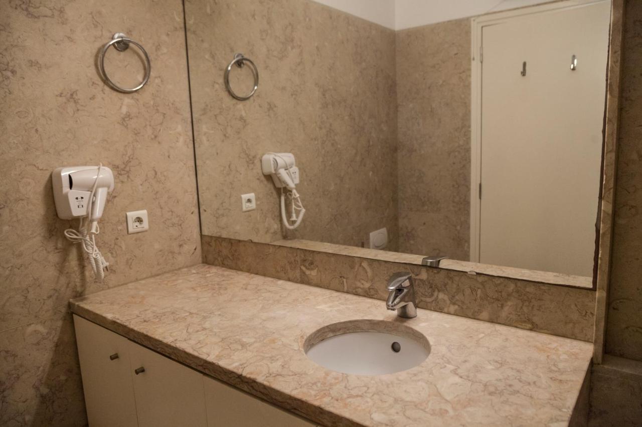 Classy 2Bdr Apartment In Downtown By Lovelystay Lissabon Exterior foto